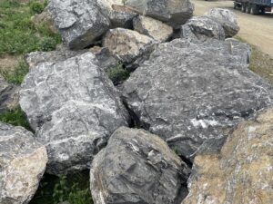 Валун мрамор черный до 5 тонн